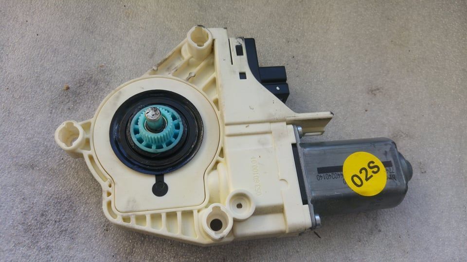 motoras macara usa dreapta fata audi q5 8r 8r0959802