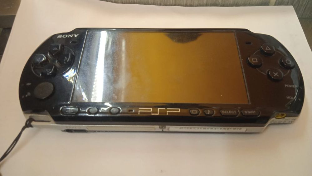 PSP-3004 (Sony Playstation Portable)