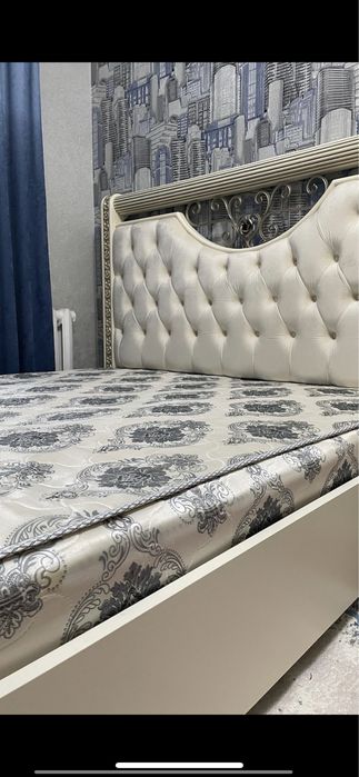 Продается кровать с матрасом