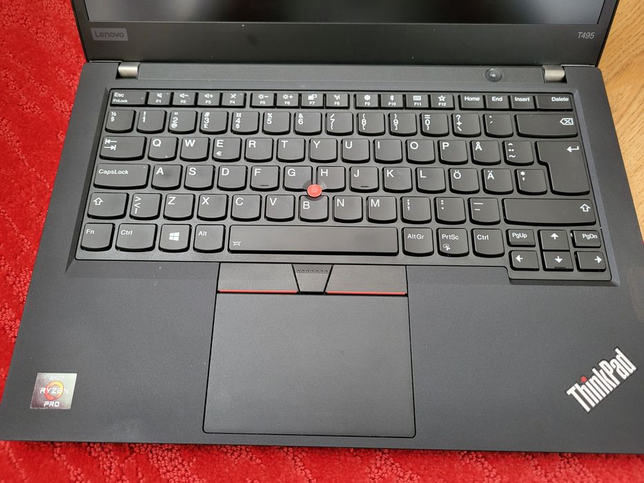 Vând laptop Lenovo Thinkpad T495