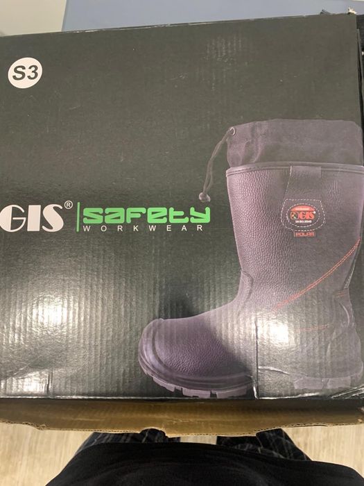 Продам спецобувь