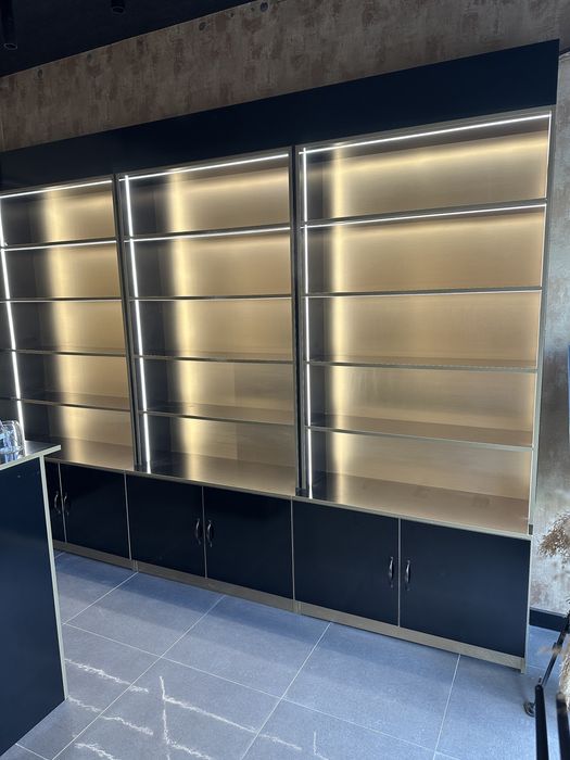 Мебели за магазин