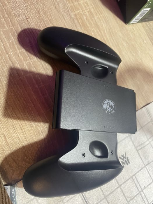 Nintendo Switch трансформираща дръжка за контролери