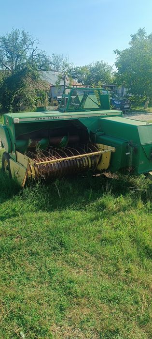 Presa de balotat John Deere 332 A
