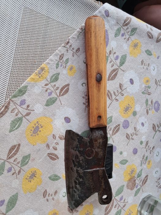 Продавам стар кован сатър режещата част 140мм шир.75мм