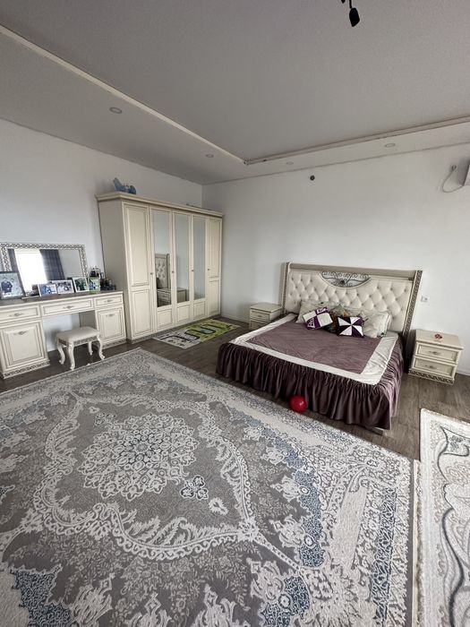 Спальный гарнитур