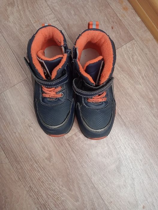 Продам ботинки на мальчика