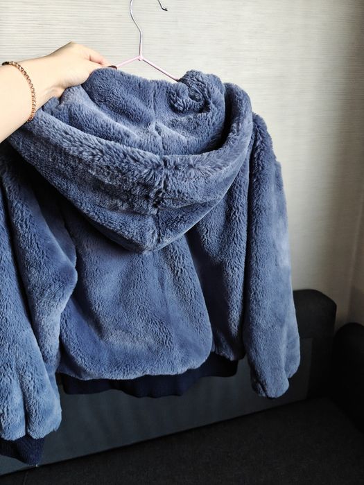 Меховая курточка BERSHKA, M