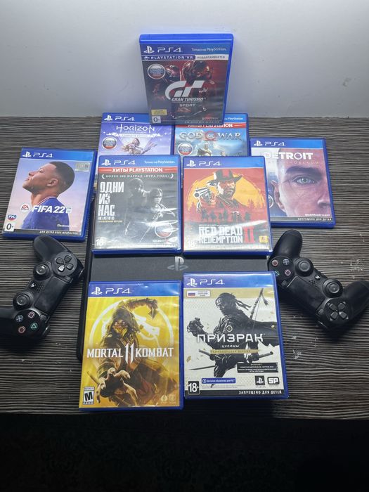 Продаю свою консоль PlayStation 4 Slim на 1000GB состояние отличное