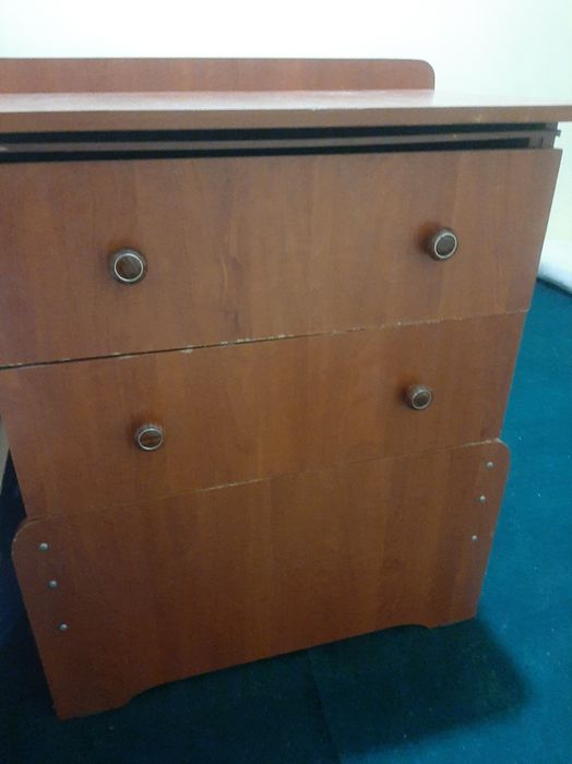 Bolalar kravati sotiladi