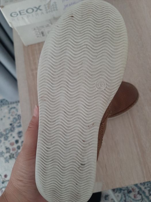 Продам обувь детскую