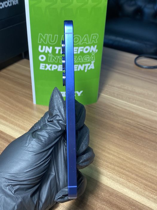 Samsung Galaxy s25• 256 GB • Navy