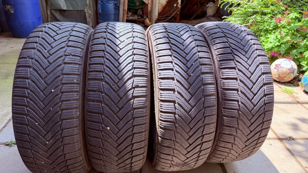 MICHELIN Alpin 6 215/55 R17 98V