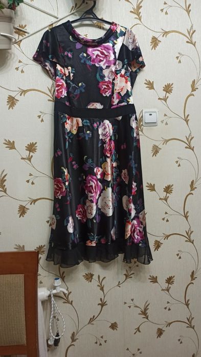 Продам платья женские