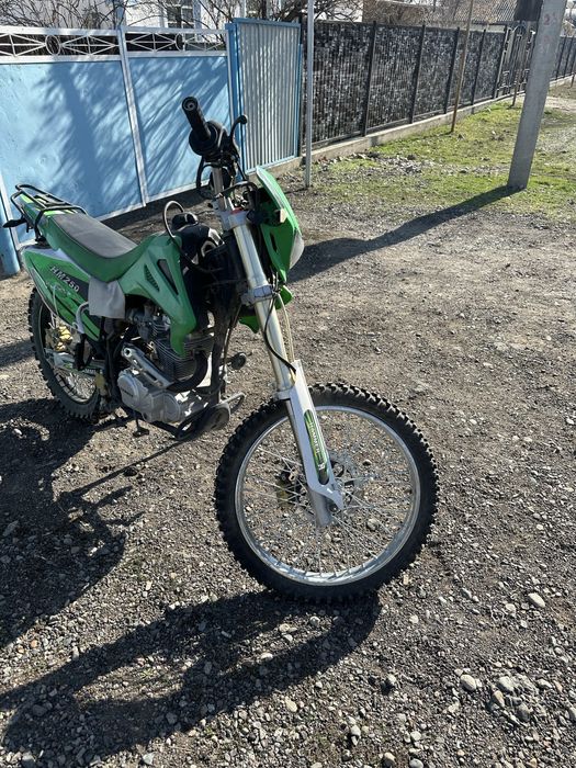 Продам мотоцикл 250куб