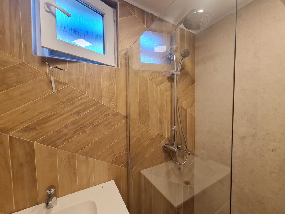 Дава се под наем Тристаен апартамент в Варна, Левски - 120 кв.м за 918 € - Снимка #2