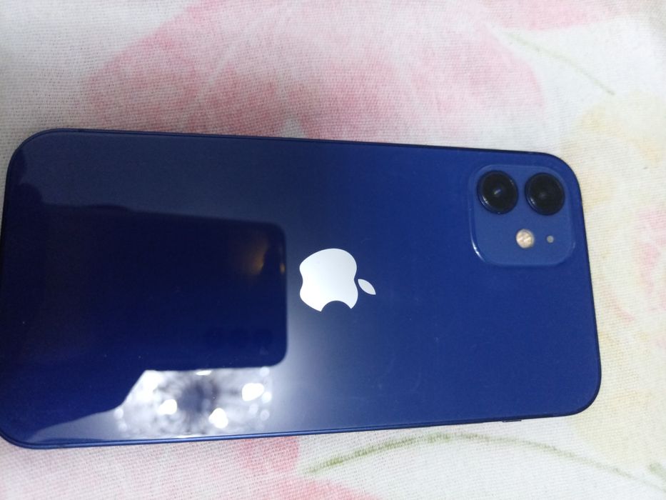 Айфон 12 128 гб продаю