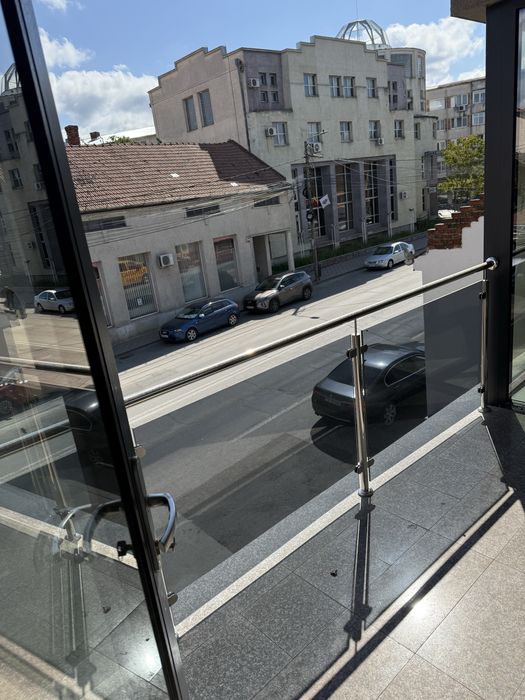 Apartamente noi de vanzare
