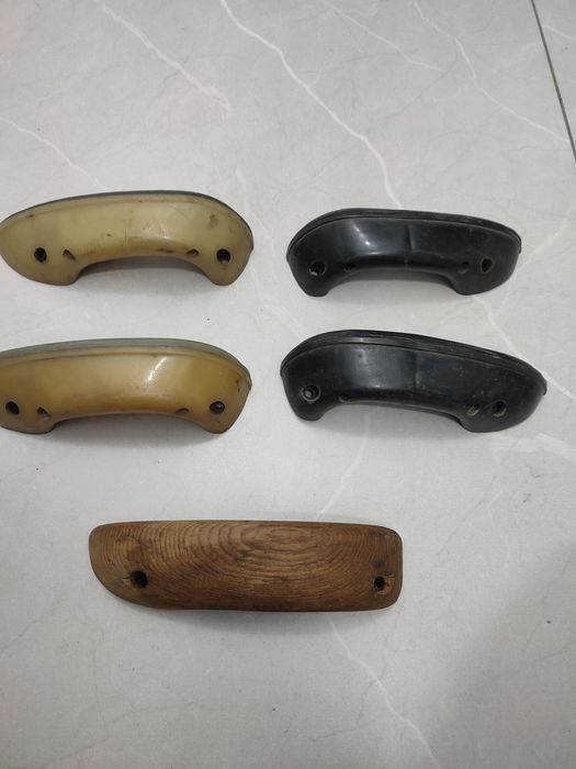 ГАЗ 21 Волга. Внутренние ручки дверей.Оботки  фар. Руль