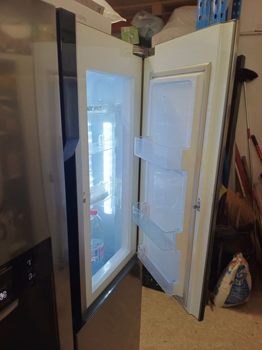 Хладилник LG двукрилен инверторен мотор