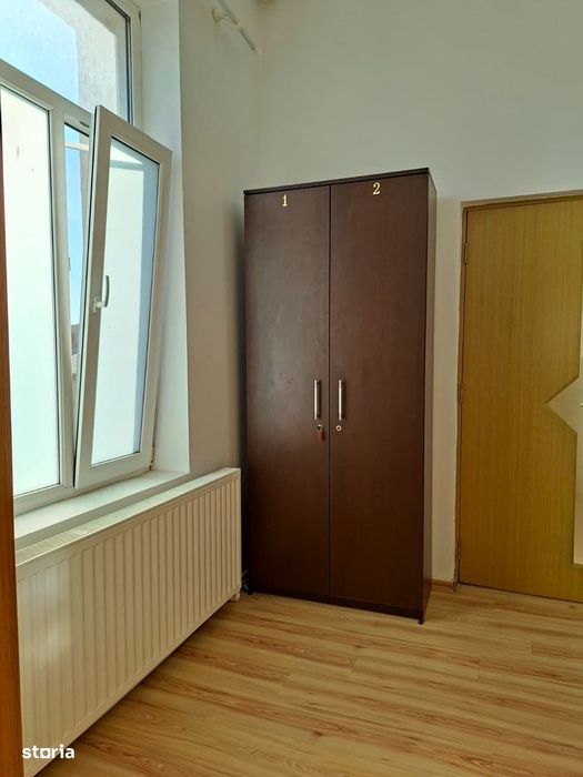 (Costuri utilitati incluse) - Spatiu central, ideal pentru birou