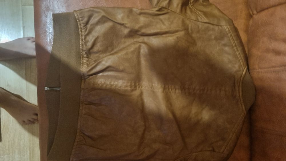 Geaca de piele de la zara pt copii marimea 128