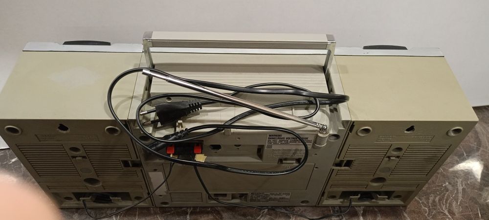 Радио касетофон SHARP   GF-A2