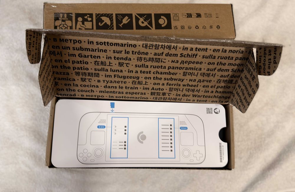 чисто нов Steam Deck LCD 256Gb + чисто нова 256Gb SanDisk Extreme PRO