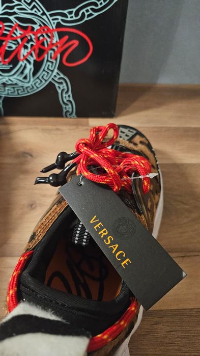 Versace Chain Reaction