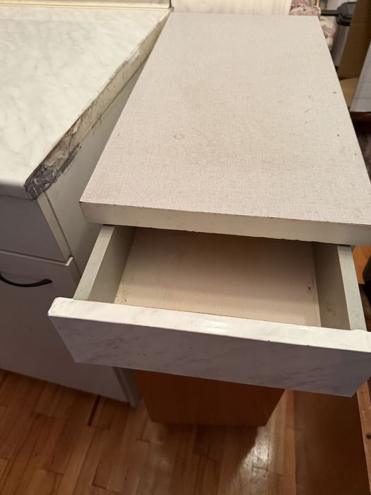 Два кухненски шкафа