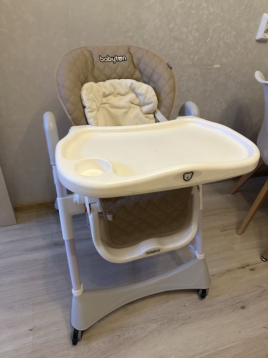 Продам детский стул для кормления в состоянии нового