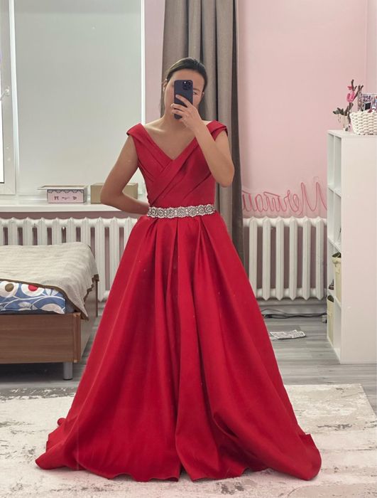 Роскошное бальное платье