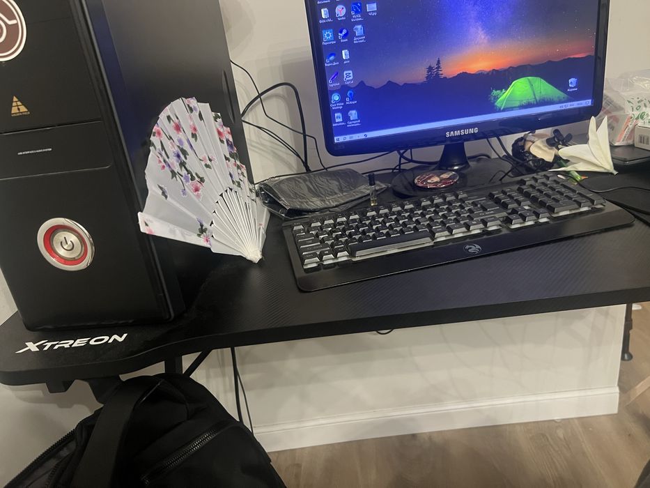 стол игровой компьютерный продаю