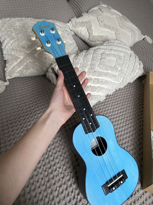 Продам укулеле сопрано