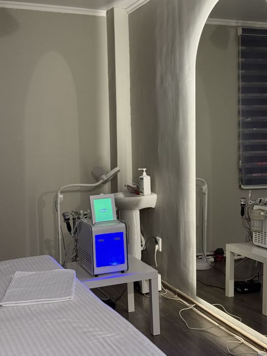 Сдам 2 кушетки , пол кабинета и отдельная