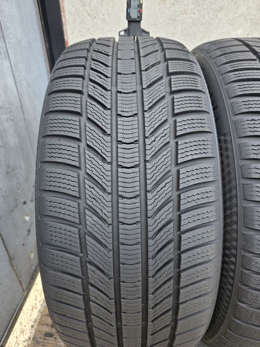 Vând două anvelope de iarna continental 245 40 19 dot 0825