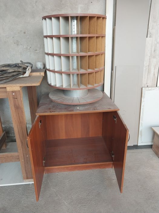 Шкаф с картотечним крутяшим барабаном