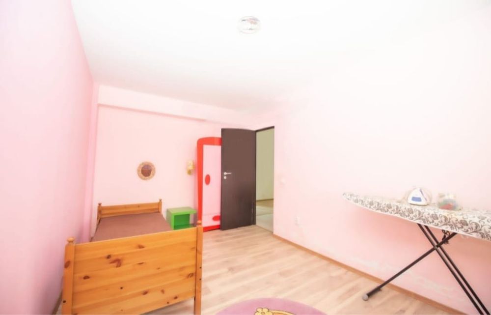 Inchiriez apartament 3 camere Prelungirea Ghencea cu gradina proprie