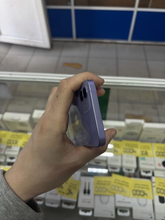 iPhone 12 с гарантией пол года