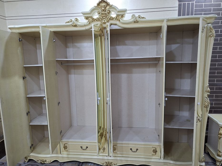 Dubayiskiy spalni garnitur