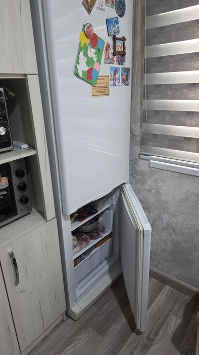 Холодильник Indesit