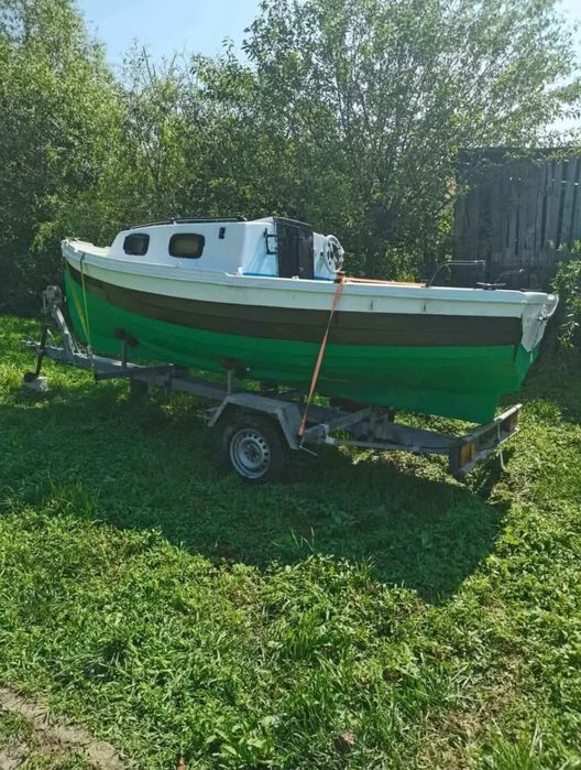 Vand Barca de Pescuit sau Agrement,  Semi-Cabinata, Motor EvinRude 25hp si peridoc (optional)