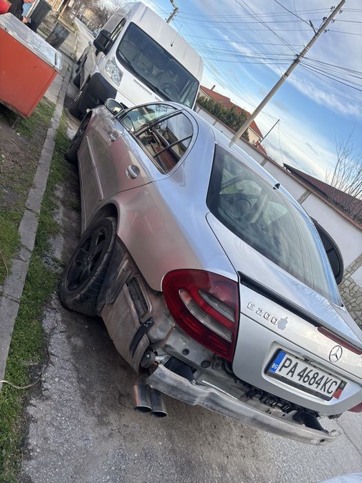 Продавам Mercedes w211 На части !!!