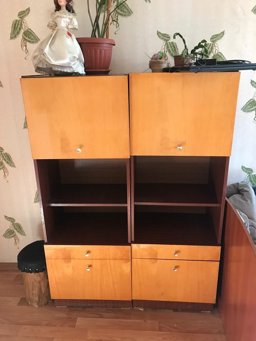 Продам тумбочки высокие