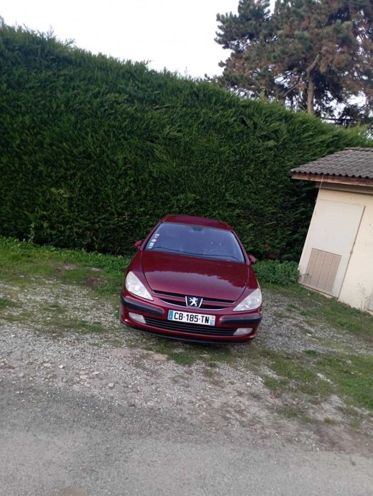 Vând Peugeot 607