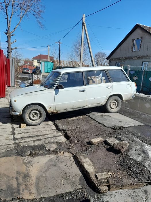 Продаю автомобиль ваз 2102