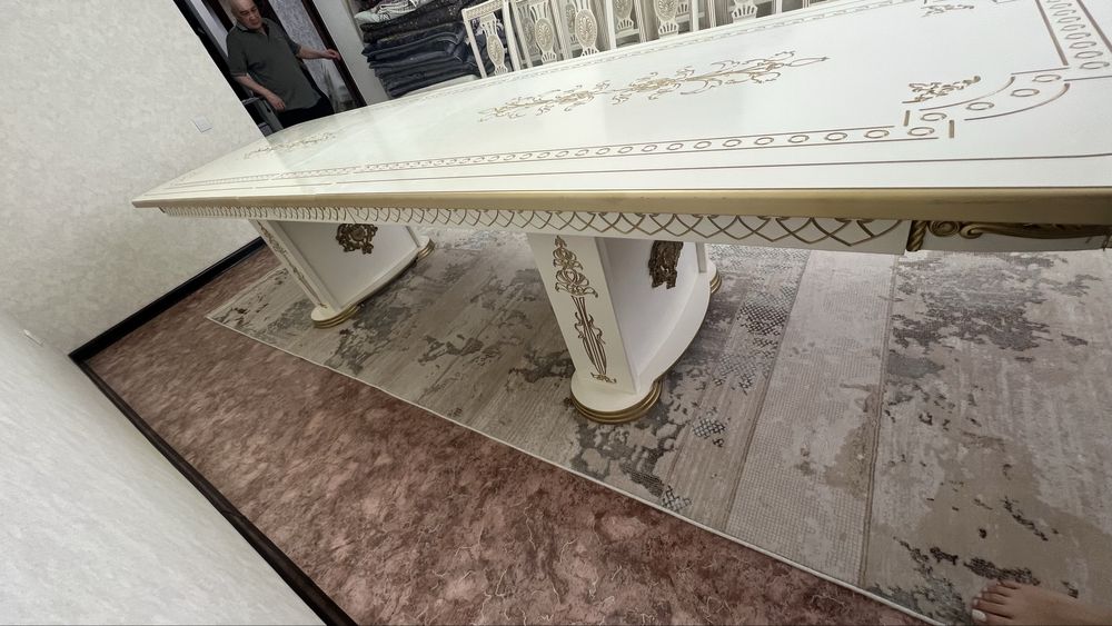 Стол сатылады, почти новый