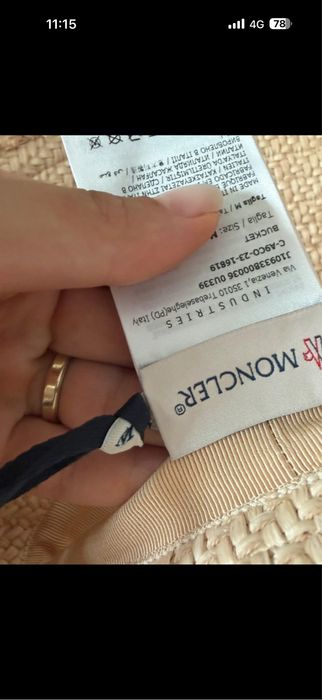 Palarie Moncler noua cu eticheta