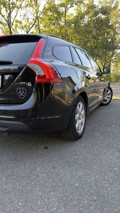 VOLVO V60 2012 — imagine 3