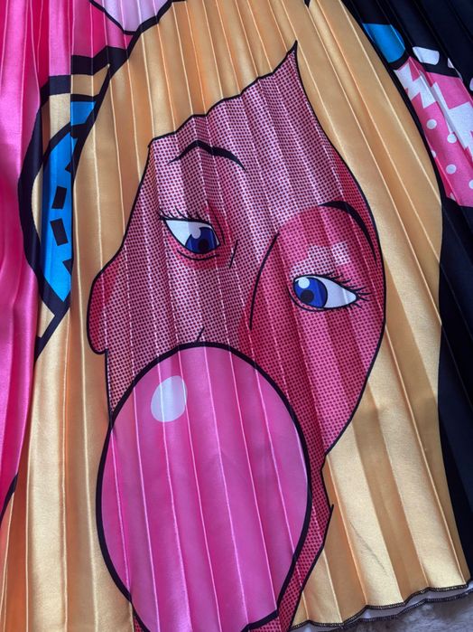 Fustă plisată cu culori vibrante – perfectă pentru primăvară-vară!